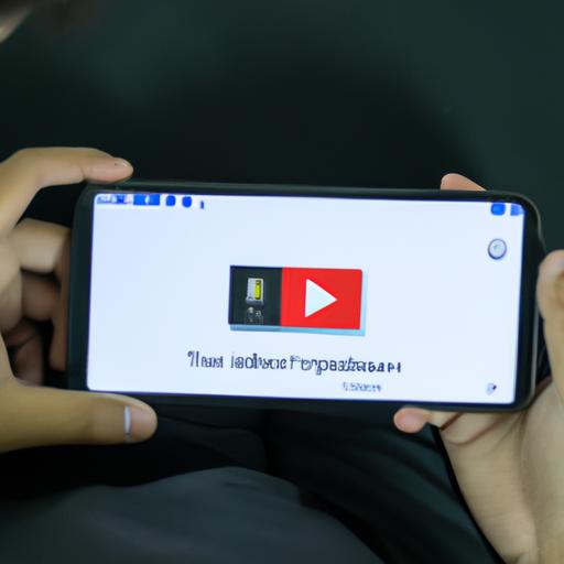 Người dùng tải video trên YouTube về điện thoại Android